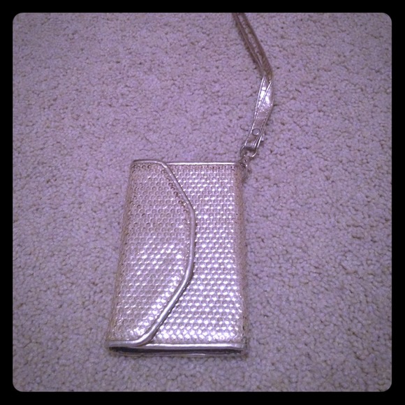 iPhone 4 wristlet