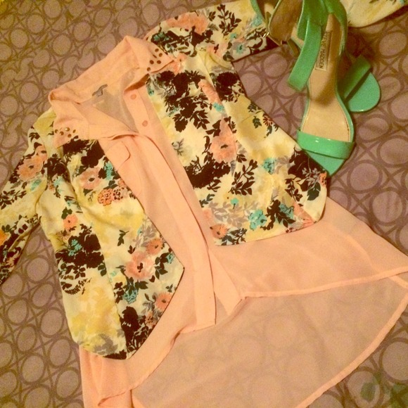 Charlotte Russe Jackets & Blazers - 🎊Bundle🎊 flower blazer and top