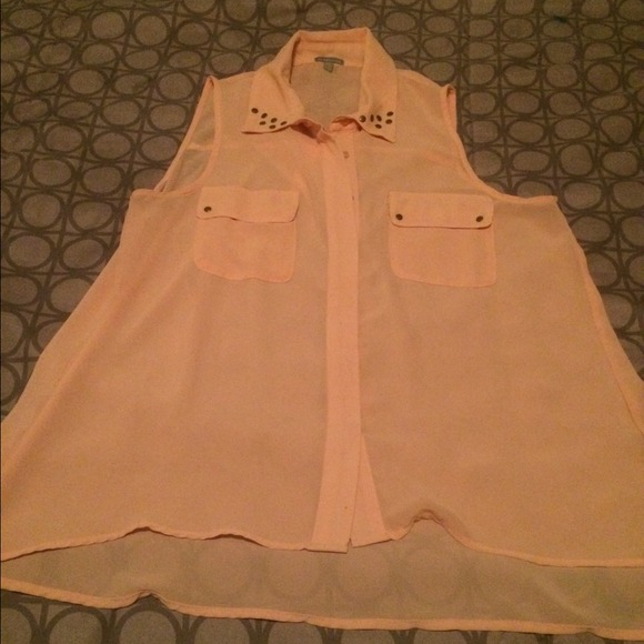 🚫SOLD🚫💚cute pinkish see through top💚 - Picture 2 of 4