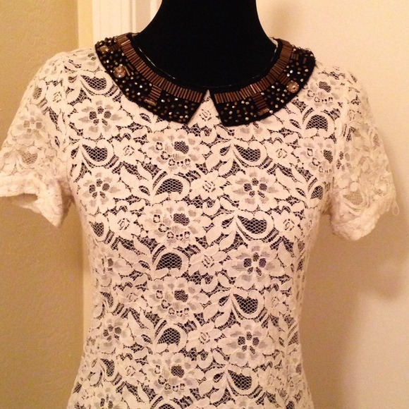 Laced embellished collared top. - Picture 2 of 3