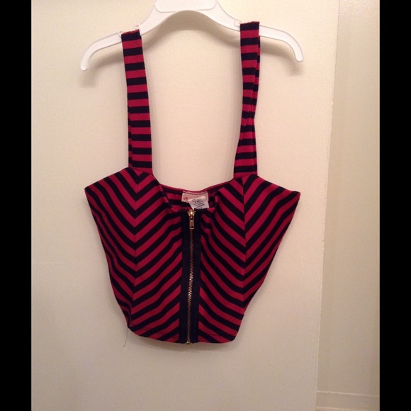🚫SOLD🚫 CROP TOP