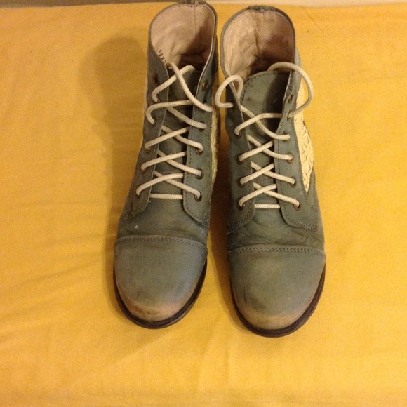 Boots - Picture 2 of 3