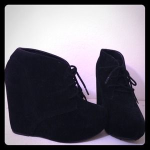 Shi by Journeys ankle boots