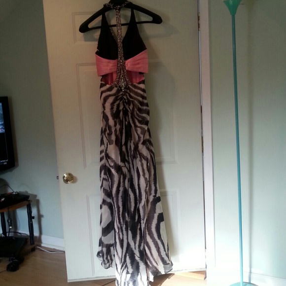 Prom dress - Picture 2 of 4