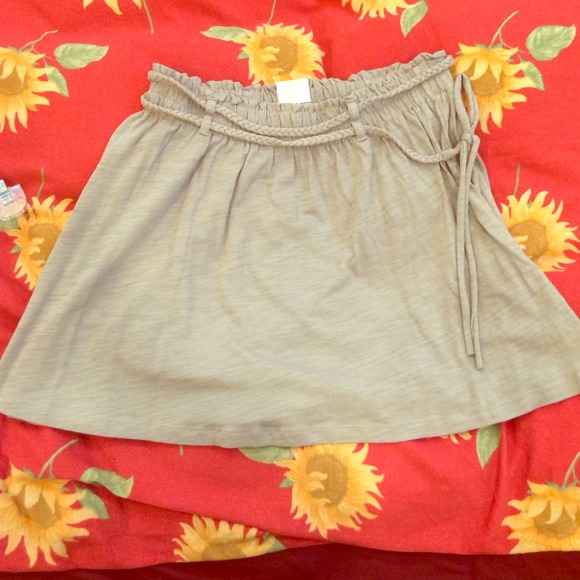⚡️price reduced⚡️Brand new casual skirt