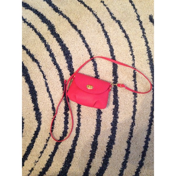 Brand New Turnlock Pink Crossbody 💕