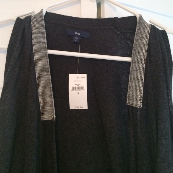 GAP vest in charcoal grey - Picture 2 of 3