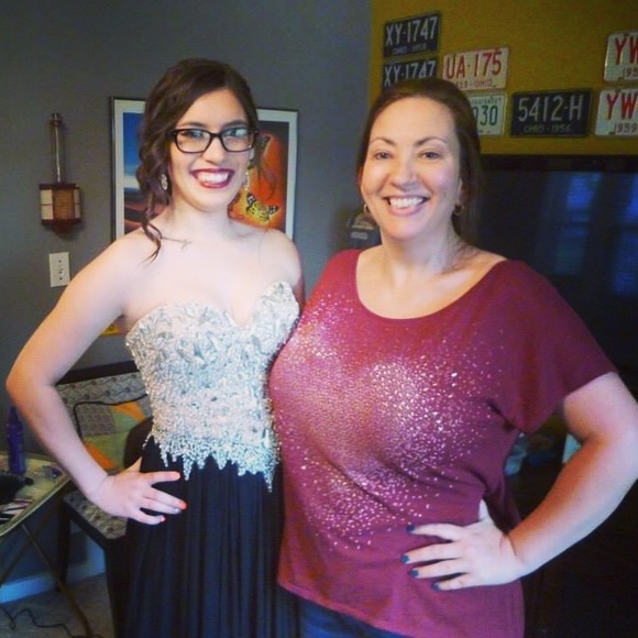 Meet Your Seller✌🏼️ - Picture 2 of 6