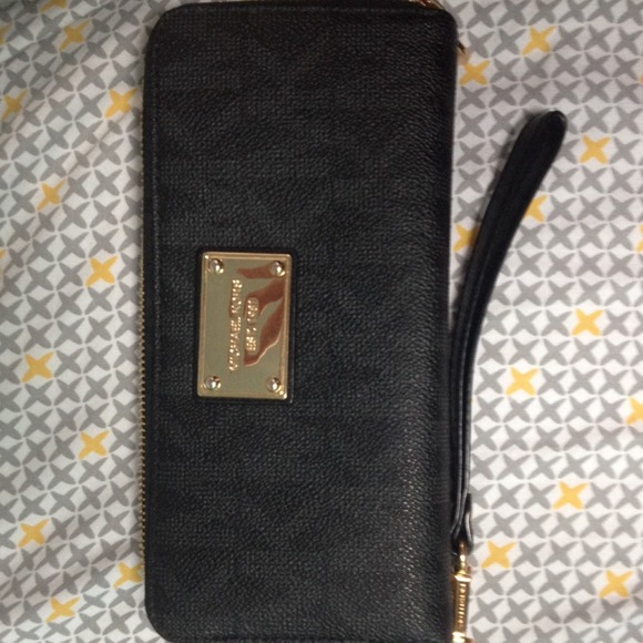Michael Kors wallet