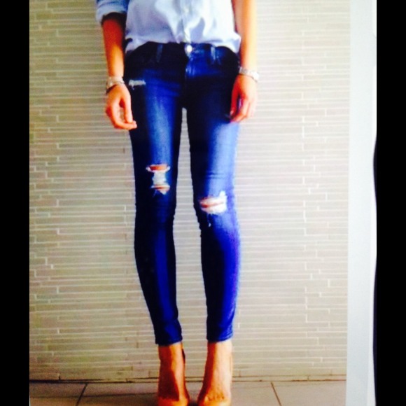 CHECK OUT MY CLOSET .JEANS AND SKINNIES!  LOTS!!!!