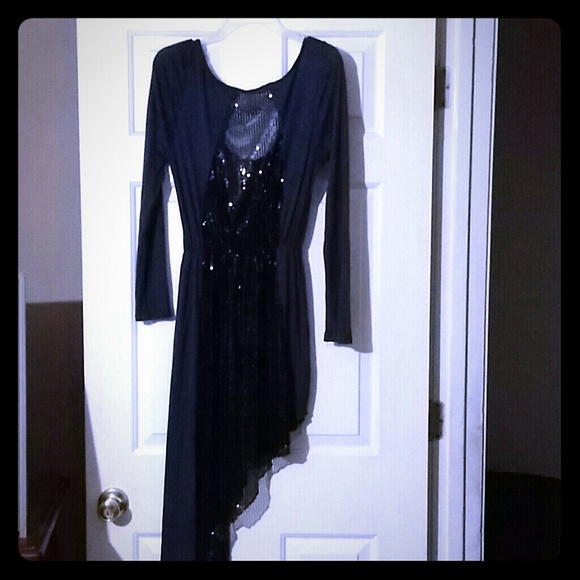 Dress with long side tail