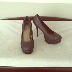 Sequin platform pumps