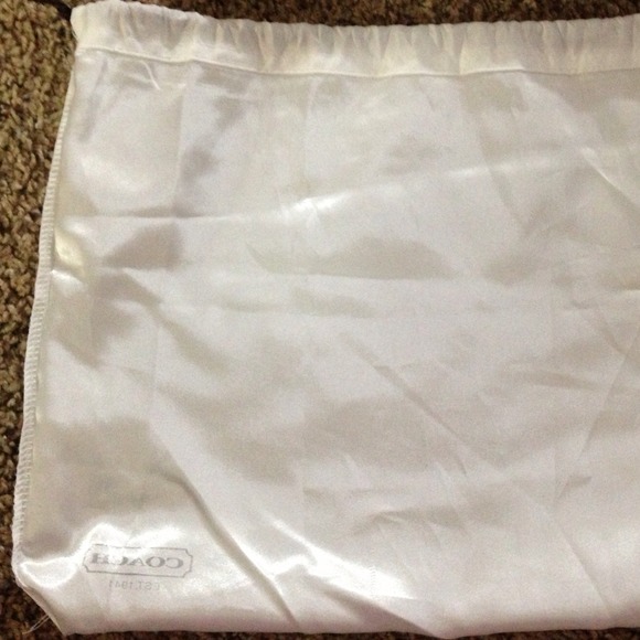 Coach clutch - Picture 3 of 3