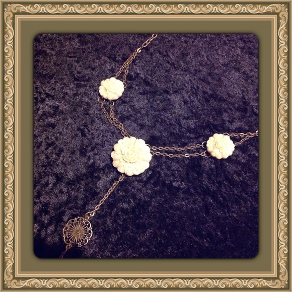 Jewelry Set - Picture 2 of 4