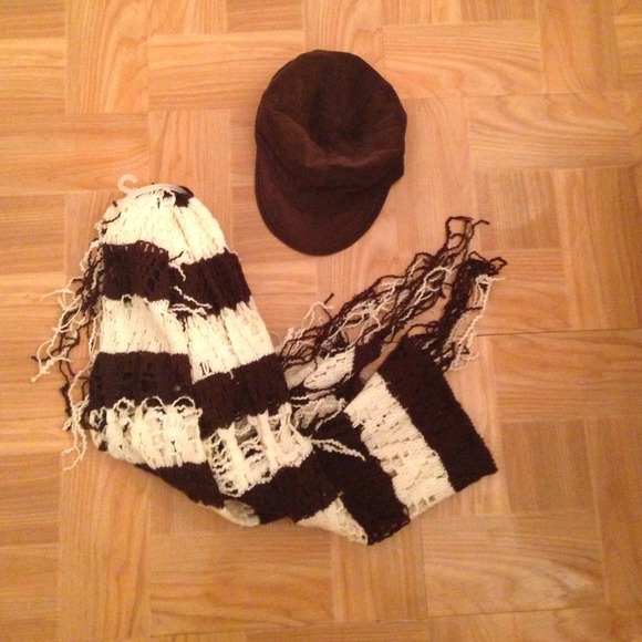 Brand new scarf! - Picture 4 of 4