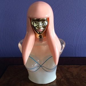 Niki Minaj perfume! Pink Friday 💗