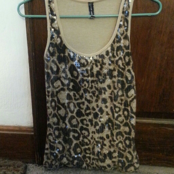 Tops - Cute cheetah sequin tank