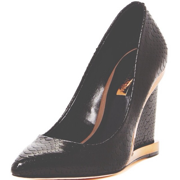 BCBGMaxAzria Shoes - ❌❌SOLD❌❌BCBG Ardust Black-Black wedge💖