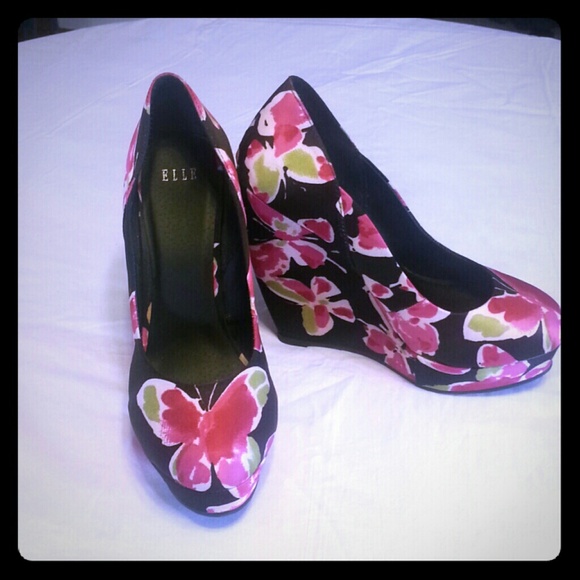 Elle Platform Wedge Print Shoes