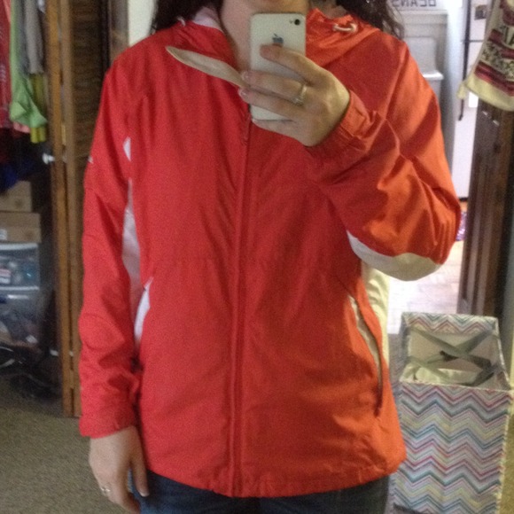 Corral Columbia wind breaker