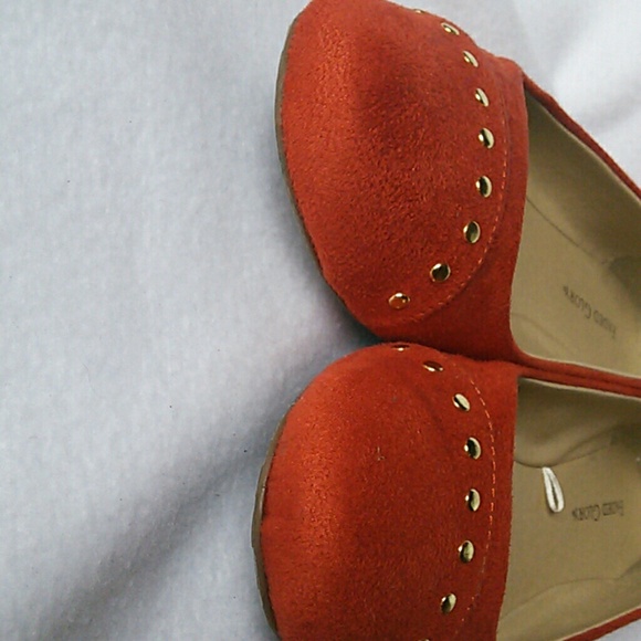 ♦SOLD♦ Flats - Picture 2 of 4