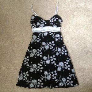 🎉HP 6/6 EVERYDAY DARLING PARTY🎉🍀NWOT BnW DRESS