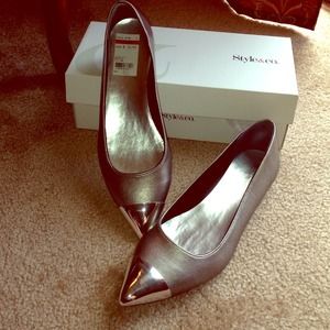 Style&co. silver flats