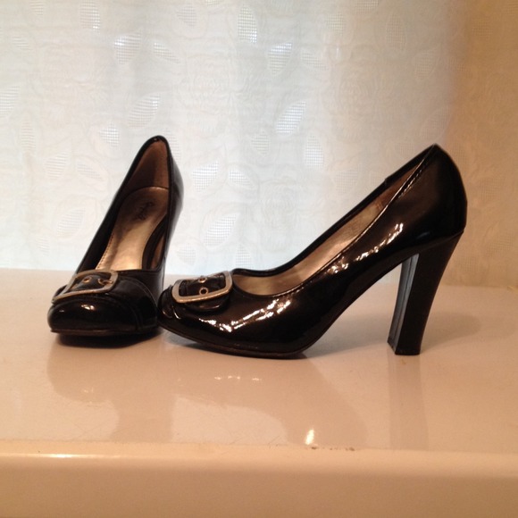 Don't wear heels this high anymore. - Picture 2 of 3