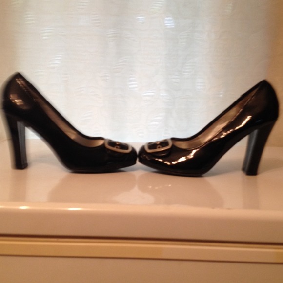 Don't wear heels this high anymore. - Picture 3 of 3