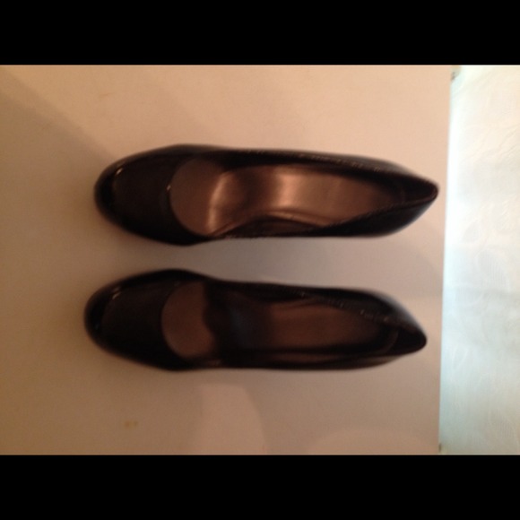 Don't wear heels this high anymore. - Picture 1 of 3