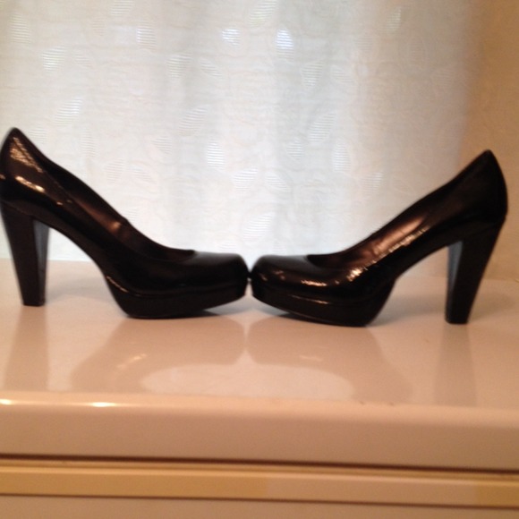 Don't wear heels this high anymore. - Picture 2 of 3