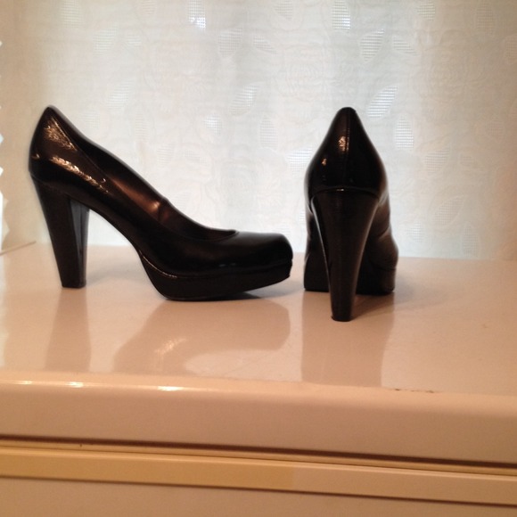 Don't wear heels this high anymore. - Picture 3 of 3