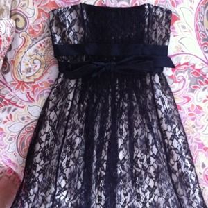 LAUNDRY by Shelli Segal dress