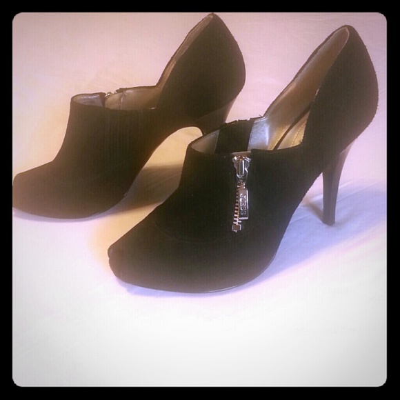 TRADED to Mollyleah Guess Peep Toe Suede Booties