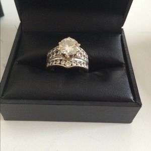 3.25 ct moisanite wedding ring
