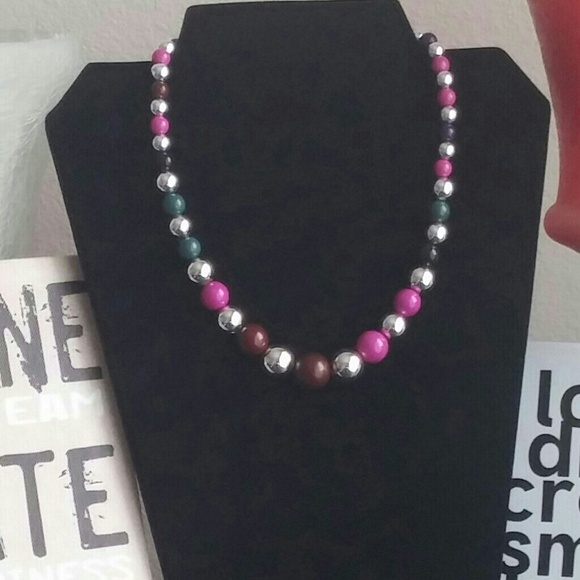 Necklace with matching earrings- More colors avail - Picture 2 of 2