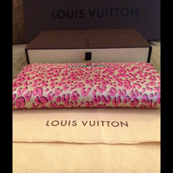 💖Louis Vuitton Wallet💖HOLD - Picture 4 of 4