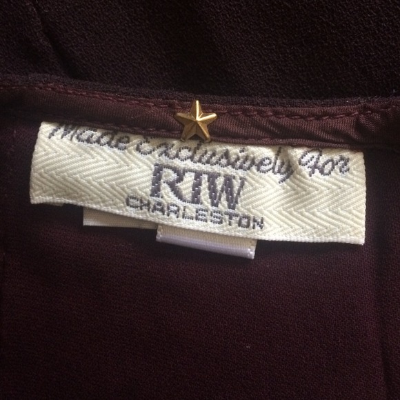 Skirt suit - Picture 3 of 3