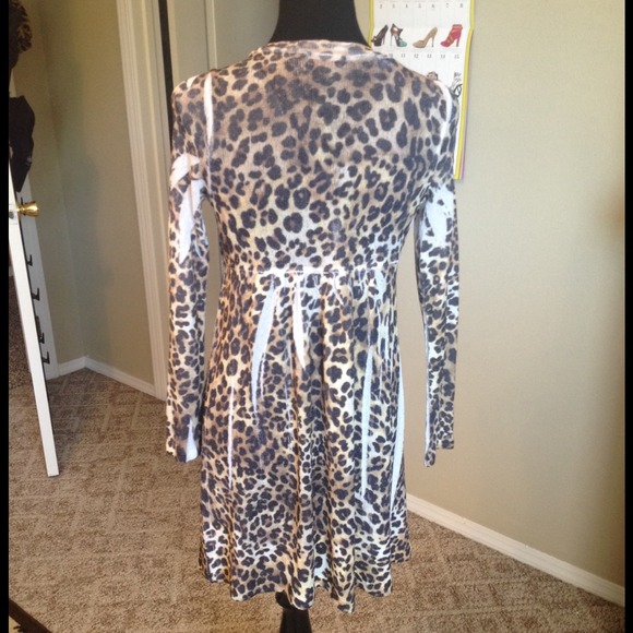 Leopard print light weight one button cardigan - Picture 3 of 4