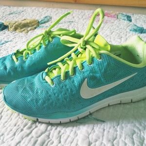 ❌SOLD❌Nike Training Free Runs 5.0