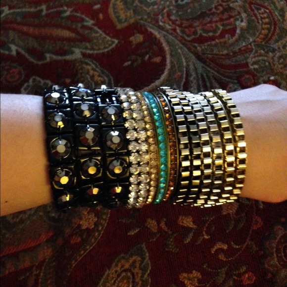 14 assorted bangles
