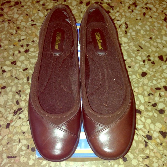 Cobbie Cuddlers NWOT Brown Leather Shoes😻