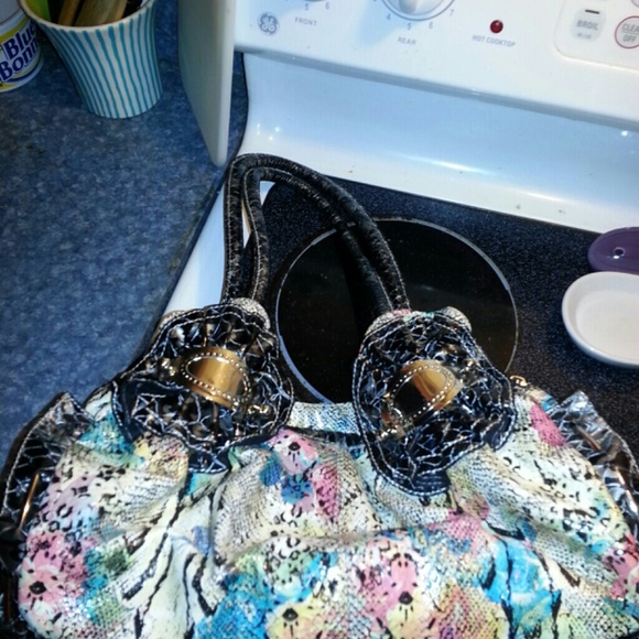 Small to medium purse.