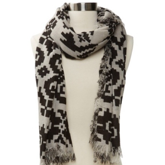 A grey and black scarf.
