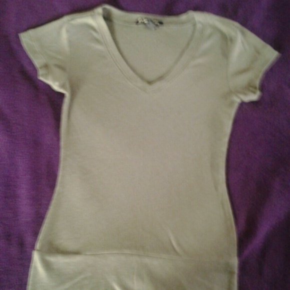 Planet Gold v-neck gray top