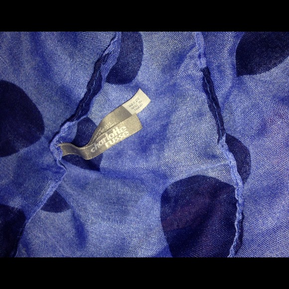 ✨SOLD IN BUNDLE✨ Blue polka dot infinity scarf - Picture 3 of 3