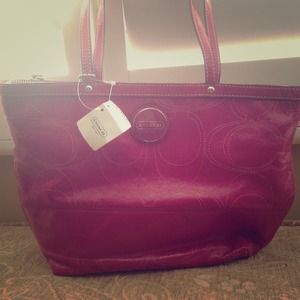 NEW COACH purse!! Please buy! taking offers