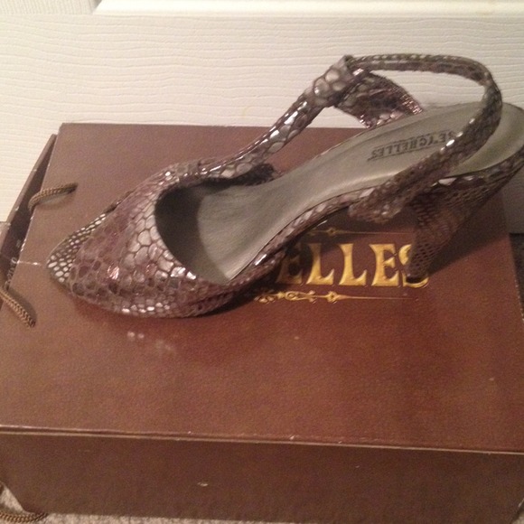 Sandals - Picture 2 of 2