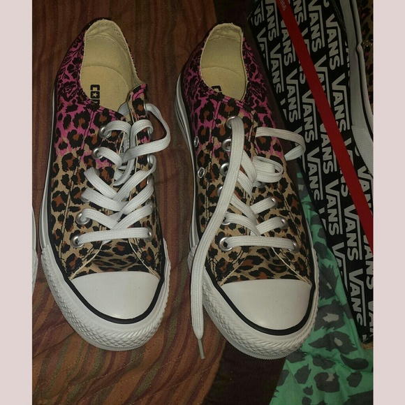 Converse leopard shoes