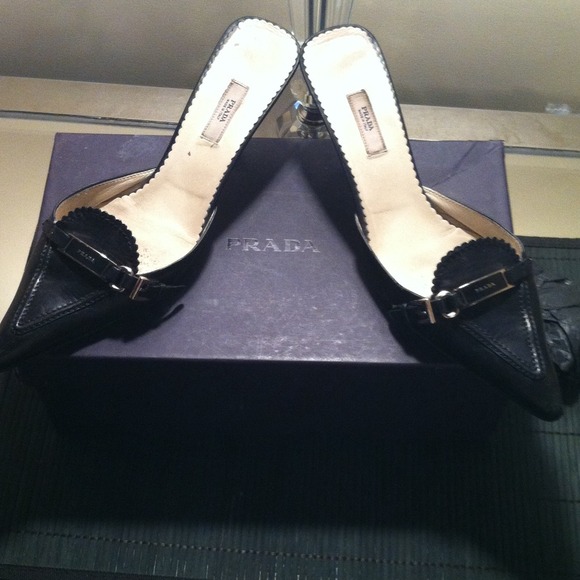 Prada Slides